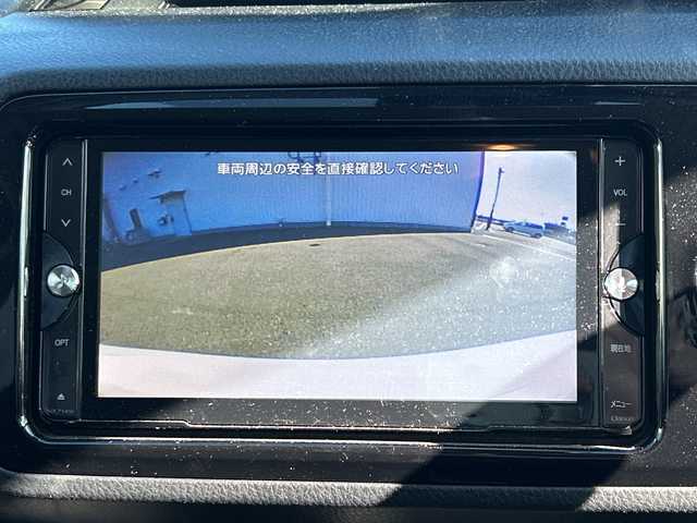 トヨタ ヴィッツ ジュエラ 愛媛県 2017(平29)年 5.1万km ホワイトパールクリスタルシャイン 純正ナビ/Bluetooth/CD/DVD/フルセグ/USB/ETC/純正フロアマット/バックカメラ/スマートキー/スペアキー/アイドリングストップ/プッシュスタート/フォグランプ/レーンキープアシスト/保証書/取扱説明書