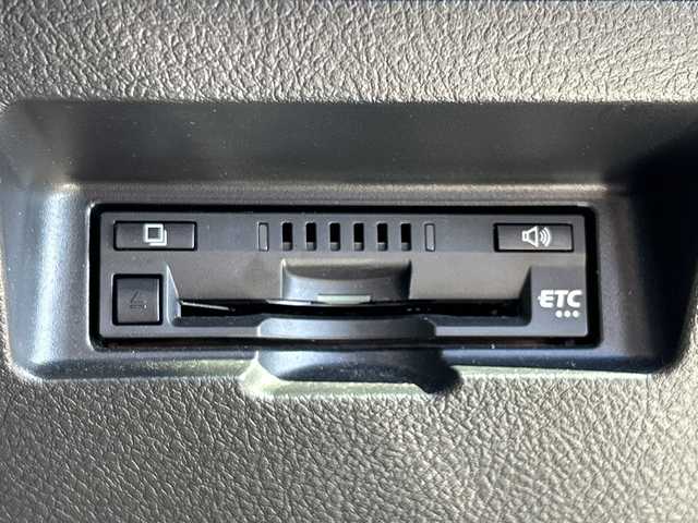 トヨタ ヴィッツ ジュエラ 愛媛県 2017(平29)年 5.1万km ホワイトパールクリスタルシャイン 純正ナビ/Bluetooth/CD/DVD/フルセグ/USB/ETC/純正フロアマット/バックカメラ/スマートキー/スペアキー/アイドリングストップ/プッシュスタート/フォグランプ/レーンキープアシスト/保証書/取扱説明書