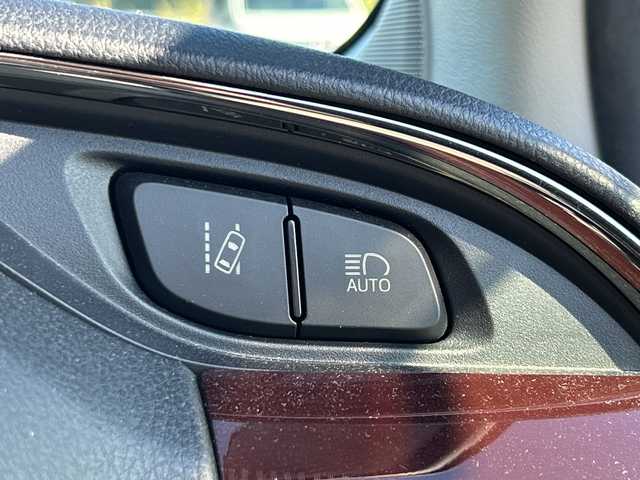 トヨタ ヴィッツ ジュエラ 愛媛県 2017(平29)年 5.1万km ホワイトパールクリスタルシャイン 純正ナビ/Bluetooth/CD/DVD/フルセグ/USB/ETC/純正フロアマット/バックカメラ/スマートキー/スペアキー/アイドリングストップ/プッシュスタート/フォグランプ/レーンキープアシスト/保証書/取扱説明書