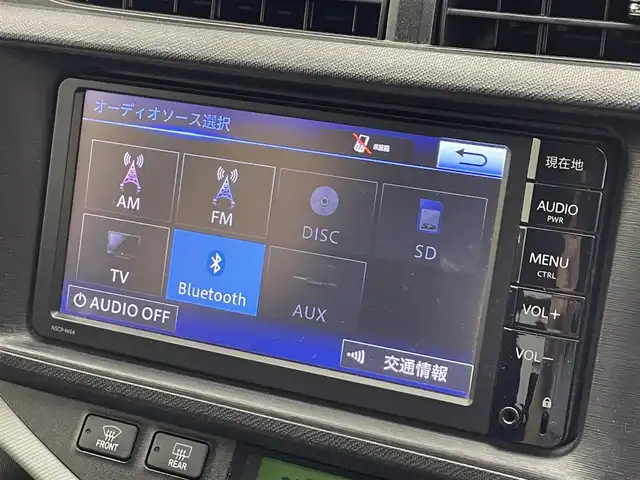 トヨタ アクア S 滋賀県 2014(平26)年 9.2万km ディープアメジストマイカメタリック 禁煙車/純正ナビ/（ＴＶ・ＣＤ・Ｂｌｕｅｔｏｏｔｈ・ＡＵＸ）/バックカメラ/プッシュスタート/ステアリングスイッチ/電動格納ミラー/ＥＴＣ/スペアキー/オートライト/純正フロアマット/パワーウィンドウ/横滑り防止装置