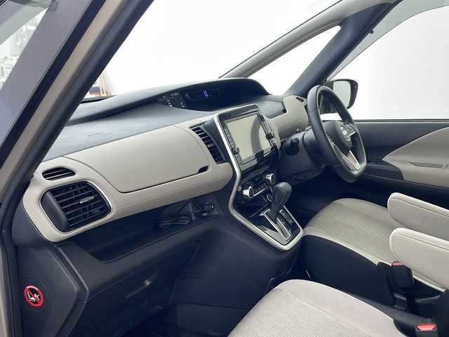 日産 セレナ ハイウェイスター プロパイロットED 兵庫県 2017(平29)年 6.6万km カシミヤグレージュ ・純正ナビ/CD/DVD/Blu-ray/BT/SD/TV/・バックカメラ/・フリップダウンモニター/・スマートキー/・ビルトインETC/・前後ドラレコ/・両側パワースライドドア/・電子パーキング/・オートブレーキホールド/・プロパイロット/・LDW(車線逸脱警報)/・LDP(車線逸脱防止支援システム)/・エマージェンシーブレーキ/・標識認識機能/・前後コーナーセンサー/・ハンズフリーオートスライドドア/・純正アルミホイール