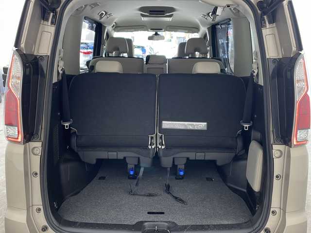 日産 セレナ ハイウェイスター プロパイロットED 兵庫県 2017(平29)年 6.6万km カシミヤグレージュ ・純正ナビ/CD/DVD/Blu-ray/BT/SD/TV/・バックカメラ/・フリップダウンモニター/・スマートキー/・ビルトインETC/・前後ドラレコ/・両側パワースライドドア/・電子パーキング/・オートブレーキホールド/・プロパイロット/・LDW(車線逸脱警報)/・LDP(車線逸脱防止支援システム)/・エマージェンシーブレーキ/・標識認識機能/・前後コーナーセンサー/・ハンズフリーオートスライドドア/・純正アルミホイール