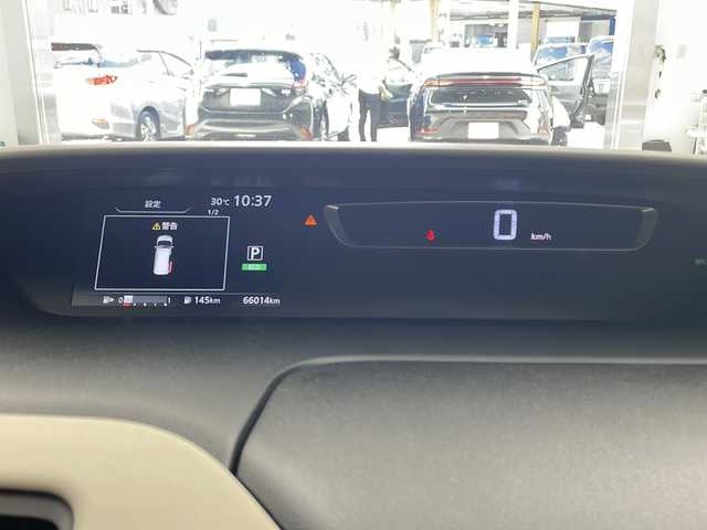 日産 セレナ ハイウェイスター プロパイロットED 兵庫県 2017(平29)年 6.6万km カシミヤグレージュ ・純正ナビ/CD/DVD/Blu-ray/BT/SD/TV/・バックカメラ/・フリップダウンモニター/・スマートキー/・ビルトインETC/・前後ドラレコ/・両側パワースライドドア/・電子パーキング/・オートブレーキホールド/・プロパイロット/・LDW(車線逸脱警報)/・LDP(車線逸脱防止支援システム)/・エマージェンシーブレーキ/・標識認識機能/・前後コーナーセンサー/・ハンズフリーオートスライドドア/・純正アルミホイール