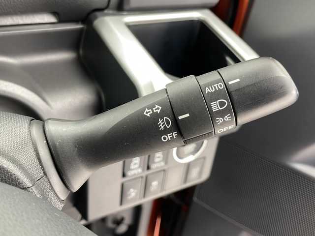 ダイハツ ウェイク G SA 千葉県 2015(平27)年 5.2万km パールホワイトⅢ/トニコオレンジメタリック 2トーン スマートアシスト/両側パワースライドドア/純正ナビ/フルセグ/CD/DVD/バックカメラ/Bluetooth/ETC/HDMI/ドライブレコーダー（前方）/アイドリングストップ/純正フロアマット/純正ドアバイザー/ステアリングスイッチ/革巻きステアリング/ロールサンシェード/純正15インチアルミホイール/プッシュスタート/スマートキー/フォグランプ/LEDヘッドライト/電格ミラー/オートエアコン/バニティミラー/オートライト