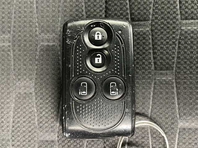 ダイハツ ウェイク G SA 千葉県 2015(平27)年 5.2万km パールホワイトⅢ/トニコオレンジメタリック 2トーン スマートアシスト/両側パワースライドドア/純正ナビ/フルセグ/CD/DVD/バックカメラ/Bluetooth/ETC/HDMI/ドライブレコーダー（前方）/アイドリングストップ/純正フロアマット/純正ドアバイザー/ステアリングスイッチ/革巻きステアリング/ロールサンシェード/純正15インチアルミホイール/プッシュスタート/スマートキー/フォグランプ/LEDヘッドライト/電格ミラー/オートエアコン/バニティミラー/オートライト