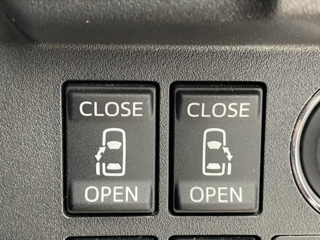 ダイハツ ウェイク G SA 千葉県 2015(平27)年 5.2万km パールホワイトⅢ/トニコオレンジメタリック 2トーン スマートアシスト/両側パワースライドドア/純正ナビ/フルセグ/CD/DVD/バックカメラ/Bluetooth/ETC/HDMI/ドライブレコーダー（前方）/アイドリングストップ/純正フロアマット/純正ドアバイザー/ステアリングスイッチ/革巻きステアリング/ロールサンシェード/純正15インチアルミホイール/プッシュスタート/スマートキー/フォグランプ/LEDヘッドライト/電格ミラー/オートエアコン/バニティミラー/オートライト