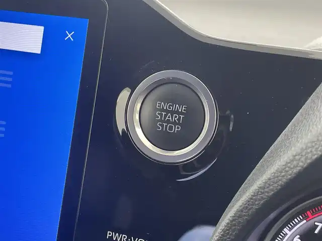 トヨタ ヴォクシー S－Z 大分県 2022(令4)年 1.8万km スパークリングブラックパールクリスタルシャイン TOYOTAセーフティセンス/・プリクラッシュセーフティ/・レーントレーシングアシスト/・レーンディパーチャアラート/・レーダークルーズコントロール/・オートマチックハイビーム/・ロードサインアシスト/・ドライバー異常時対応システム/・プロアクティブドライビングアシスト/・発信遅れ告知機能/10.5型HDディスプレイ/・ナビ機能有り、フルセグTV、HDMI/・CD/DVD、BT対応、USB、AM/FM/・AppleCarPlay、AndroidAuto/フリップダウンモニター/ステアリングスイッチ/ハーフレザーシート/前後席シートヒーター/アダクティブヘッドライト/パワーバックドア/バックカメラ/両側電動スライドドア/ビルトインETC2.0/電動格納ミラー/純正フロアマット/オートライト/LEDヘッドライト/純正17インチアルミホイール/クリアランスソナー/保証書・取扱説明書