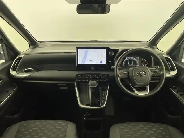 トヨタ ヴォクシー S－Z 大分県 2022(令4)年 1.8万km スパークリングブラックパールクリスタルシャイン TOYOTAセーフティセンス/・プリクラッシュセーフティ/・レーントレーシングアシスト/・レーンディパーチャアラート/・レーダークルーズコントロール/・オートマチックハイビーム/・ロードサインアシスト/・ドライバー異常時対応システム/・プロアクティブドライビングアシスト/・発信遅れ告知機能/10.5型HDディスプレイ/・ナビ機能有り、フルセグTV、HDMI/・CD/DVD、BT対応、USB、AM/FM/・AppleCarPlay、AndroidAuto/フリップダウンモニター/ステアリングスイッチ/ハーフレザーシート/前後席シートヒーター/アダクティブヘッドライト/パワーバックドア/バックカメラ/両側電動スライドドア/ビルトインETC2.0/電動格納ミラー/純正フロアマット/オートライト/LEDヘッドライト/純正17インチアルミホイール/クリアランスソナー/保証書・取扱説明書