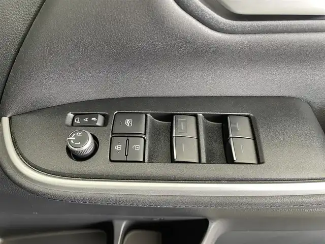 トヨタ ヴォクシー S－Z 大分県 2022(令4)年 1.8万km スパークリングブラックパールクリスタルシャイン TOYOTAセーフティセンス/・プリクラッシュセーフティ/・レーントレーシングアシスト/・レーンディパーチャアラート/・レーダークルーズコントロール/・オートマチックハイビーム/・ロードサインアシスト/・ドライバー異常時対応システム/・プロアクティブドライビングアシスト/・発信遅れ告知機能/10.5型HDディスプレイ/・ナビ機能有り、フルセグTV、HDMI/・CD/DVD、BT対応、USB、AM/FM/・AppleCarPlay、AndroidAuto/フリップダウンモニター/ステアリングスイッチ/ハーフレザーシート/前後席シートヒーター/アダクティブヘッドライト/パワーバックドア/バックカメラ/両側電動スライドドア/ビルトインETC2.0/電動格納ミラー/純正フロアマット/オートライト/LEDヘッドライト/純正17インチアルミホイール/クリアランスソナー/保証書・取扱説明書