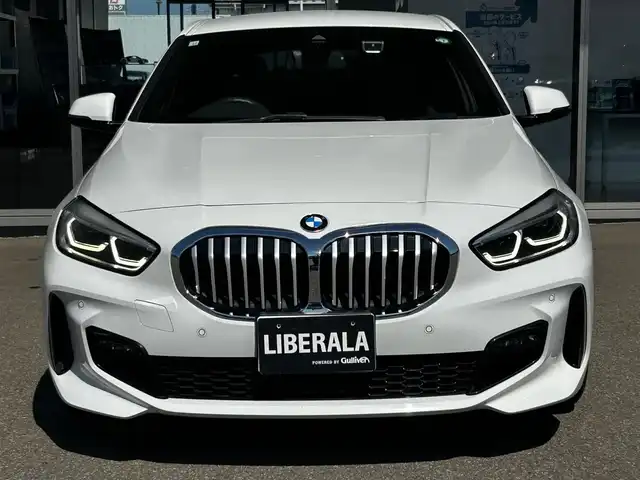 ＢＭＷ １１８ｄ Mスポーツ EDジョイ+ 富山県 2020(令2)年 1.4万km 白 HDDナビ/Bluetooth接続/AM/FMラジオ/App-conect/MirrorLink/バックカメラ/D席メモリ付きパワーシート/アイドリングストップ/パワーバックドア/純正前後ドラレコ/ACC/ETC/ワイヤレス充電/プッシュスタート/アドブルー/パークアシスト/横滑り防止/コーナーセンサー/純正18インチAW