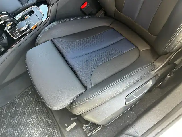 ＢＭＷ １１８ｄ Mスポーツ EDジョイ+ 富山県 2020(令2)年 1.4万km 白 HDDナビ/Bluetooth接続/AM/FMラジオ/App-conect/MirrorLink/バックカメラ/D席メモリ付きパワーシート/アイドリングストップ/パワーバックドア/純正前後ドラレコ/ACC/ETC/ワイヤレス充電/プッシュスタート/アドブルー/パークアシスト/横滑り防止/コーナーセンサー/純正18インチAW