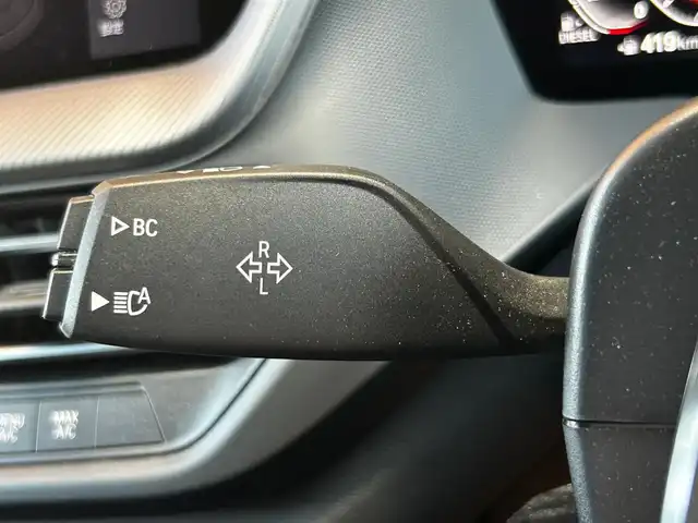 ＢＭＷ １１８ｄ Mスポーツ EDジョイ+ 富山県 2020(令2)年 1.4万km 白 HDDナビ/Bluetooth接続/AM/FMラジオ/App-conect/MirrorLink/バックカメラ/D席メモリ付きパワーシート/アイドリングストップ/パワーバックドア/純正前後ドラレコ/ACC/ETC/ワイヤレス充電/プッシュスタート/アドブルー/パークアシスト/横滑り防止/コーナーセンサー/純正18インチAW
