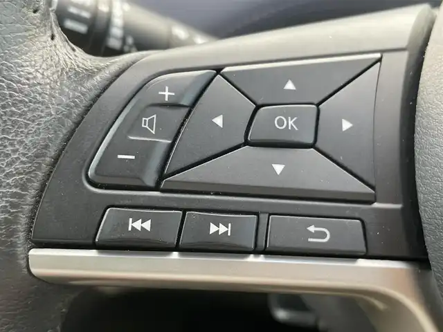 日産 セレナ ハイウェイスター V 千葉県 2020(令2)年 4.1万km ブリリアントホワイトパール プロパイロット/・衝突軽減ブレーキ/レーンキープアシスト/・レーダークルーズコントロール/アダプティブヘッドライト/・クリアランスソナー/ブラインドスポットモニター/純正10インチナビ(MM520D-L)/・フルセグ/BT/USB/DVD/CD/アラウンドビューモニター/ステアリングスイッチ/ETC/両側パワースライドドア/両側ハンズフリースライドドア/電動パーキングブレーキ/ブレーキホールド/LEDヘッドライト/オートライト/フォグライト/スマートキー/プッシュスタート/純正フロアマット/純正16インチAW