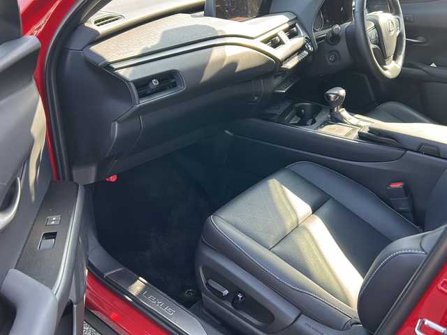 レクサス ＵＸ 250h バージョンL 秋田県 2019(令1)年 3.3万km マダーレッド 純正HDDナビ/純正BT、CD、DVD、TV/ブラック革シート/バックカメラ、全方位カメラ/純正18インチAW/パワーシート/ETC2.0/ドライブレコーダー/コーナーセンサー/４WD/取説、保証書