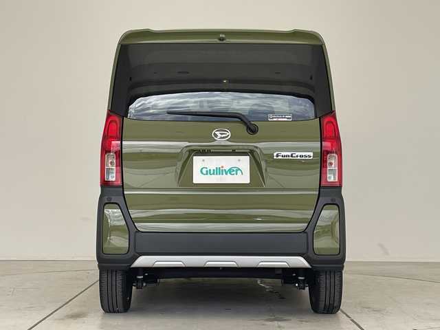 ダイハツ タント ファンクロスターボ 愛知県 2023(令5)年 2.7万km ブラックマイカメタリック/フォレストカーキメタリック 純正10型ディスプレイオーディオ　ナビ機能なし/両側パワースライドドア/シートヒーター/バックカメラ/コーナーセンサー/純正アルミホイール/ルーフレール/LEDヘッドライト/オートマチックハイビーム/ドライブレコーダー/ETC/衝突軽減システム/フルセグ/Bluetooth/ステアリングスイッチ/スマートキー/プッシュスタート