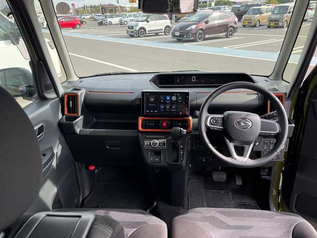 ダイハツ タント ファンクロスターボ 愛知県 2023(令5)年 2.7万km ブラックマイカメタリック/フォレストカーキメタリック 純正10型ディスプレイオーディオ　ナビ機能なし/両側パワースライドドア/シートヒーター/バックカメラ/コーナーセンサー/純正アルミホイール/ルーフレール/LEDヘッドライト/オートマチックハイビーム/ドライブレコーダー/ETC/衝突軽減システム/フルセグ/Bluetooth/ステアリングスイッチ/スマートキー/プッシュスタート