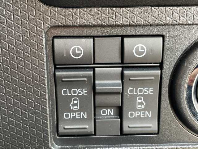 ダイハツ タント ファンクロスターボ 愛知県 2023(令5)年 2.7万km ブラックマイカメタリック/フォレストカーキメタリック 純正10型ディスプレイオーディオ　ナビ機能なし/両側パワースライドドア/シートヒーター/バックカメラ/コーナーセンサー/純正アルミホイール/ルーフレール/LEDヘッドライト/オートマチックハイビーム/ドライブレコーダー/ETC/衝突軽減システム/フルセグ/Bluetooth/ステアリングスイッチ/スマートキー/プッシュスタート