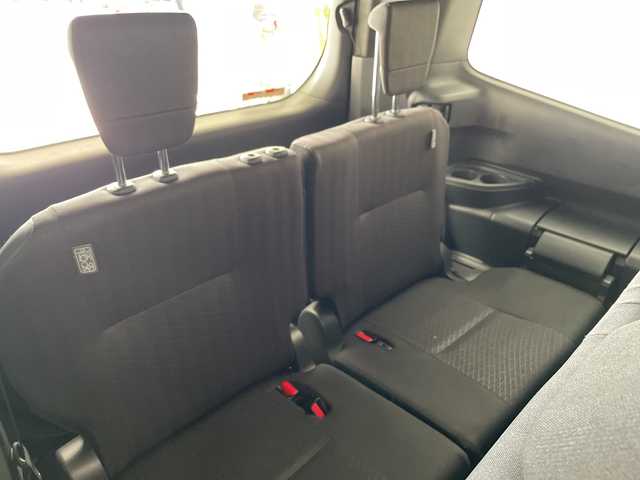 トヨタ ヴォクシー S－G 愛知県 2022(令4)年 2.6万km グリッターブラックガラスフレーク トヨタセーフティセンス/快適利便パッケージ/純正10.5型ディスプレイオーディオナビ/フリップダウンモニター/両側パワースライドドア/レーダークルーズコントロール/シートヒーター/バックカメラ/コーナーセンサー/純正アルミホイール/ETC2.0/LEDヘッドライト/リアオートエアコン/オートマチックハイビーム/ドライブレコーダー/衝突軽減システム/フルセグ/CD DVD/Bluetooth/ステアリングスイッチ/スマートキー/プッシュスタート