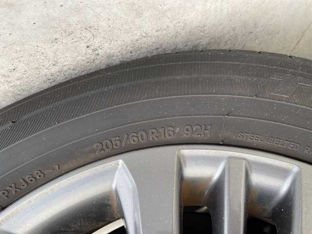 トヨタ ヴォクシー S－G 愛知県 2022(令4)年 2.6万km グリッターブラックガラスフレーク トヨタセーフティセンス/快適利便パッケージ/純正10.5型ディスプレイオーディオナビ/フリップダウンモニター/両側パワースライドドア/レーダークルーズコントロール/シートヒーター/バックカメラ/コーナーセンサー/純正アルミホイール/ETC2.0/LEDヘッドライト/リアオートエアコン/オートマチックハイビーム/ドライブレコーダー/衝突軽減システム/フルセグ/CD DVD/Bluetooth/ステアリングスイッチ/スマートキー/プッシュスタート