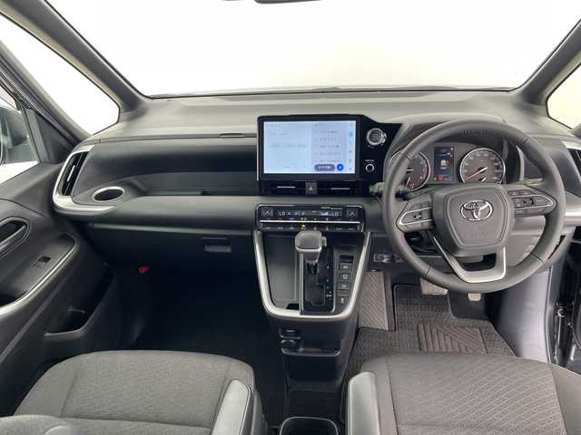 トヨタ ヴォクシー S－G 愛知県 2022(令4)年 2.6万km グリッターブラックガラスフレーク トヨタセーフティセンス/快適利便パッケージ/純正10.5型ディスプレイオーディオナビ/フリップダウンモニター/両側パワースライドドア/レーダークルーズコントロール/シートヒーター/バックカメラ/コーナーセンサー/純正アルミホイール/ETC2.0/LEDヘッドライト/リアオートエアコン/オートマチックハイビーム/ドライブレコーダー/衝突軽減システム/フルセグ/CD DVD/Bluetooth/ステアリングスイッチ/スマートキー/プッシュスタート