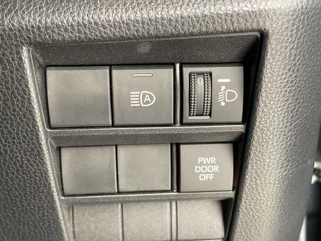 トヨタ ヴォクシー S－G 愛知県 2022(令4)年 2.6万km グリッターブラックガラスフレーク トヨタセーフティセンス/快適利便パッケージ/純正10.5型ディスプレイオーディオナビ/フリップダウンモニター/両側パワースライドドア/レーダークルーズコントロール/シートヒーター/バックカメラ/コーナーセンサー/純正アルミホイール/ETC2.0/LEDヘッドライト/リアオートエアコン/オートマチックハイビーム/ドライブレコーダー/衝突軽減システム/フルセグ/CD DVD/Bluetooth/ステアリングスイッチ/スマートキー/プッシュスタート