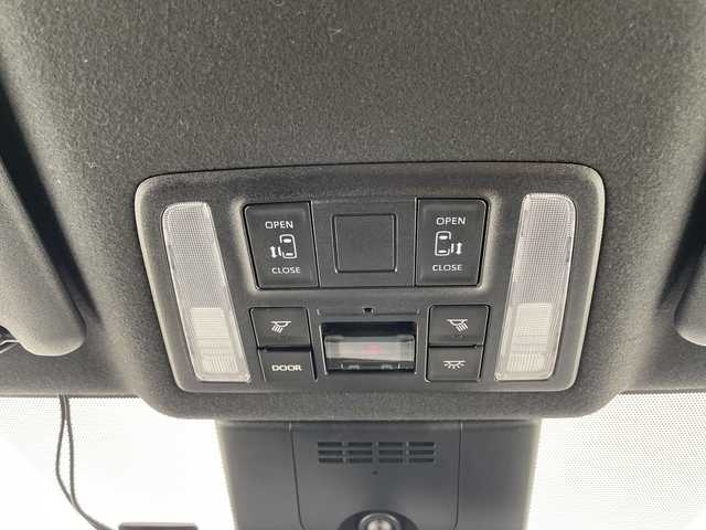 トヨタ ヴォクシー S－G 愛知県 2022(令4)年 2.6万km グリッターブラックガラスフレーク トヨタセーフティセンス/快適利便パッケージ/純正10.5型ディスプレイオーディオナビ/フリップダウンモニター/両側パワースライドドア/レーダークルーズコントロール/シートヒーター/バックカメラ/コーナーセンサー/純正アルミホイール/ETC2.0/LEDヘッドライト/リアオートエアコン/オートマチックハイビーム/ドライブレコーダー/衝突軽減システム/フルセグ/CD DVD/Bluetooth/ステアリングスイッチ/スマートキー/プッシュスタート