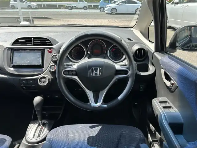 ホンダ フィット G スマートセレクション 静岡県 2010(平22)年 8.8万km クリスタルブラックパール 社外ナビ【MDV-D406BT】/・Bluetooth/CD/DVD/SD/USB/FM/AM/ワンセグTV/・バックカメラ/ECON/スマートキー/HIDライト/ステアリングリモコン(オーディオ)/純正フロアマット/ナビ取扱説明書
