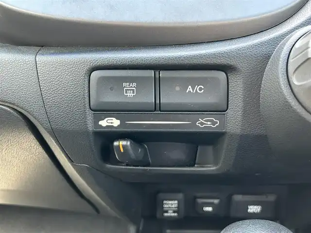 ホンダ フィット G スマートセレクション 静岡県 2010(平22)年 8.8万km クリスタルブラックパール 社外ナビ【MDV-D406BT】/・Bluetooth/CD/DVD/SD/USB/FM/AM/ワンセグTV/・バックカメラ/ECON/スマートキー/HIDライト/ステアリングリモコン(オーディオ)/純正フロアマット/ナビ取扱説明書