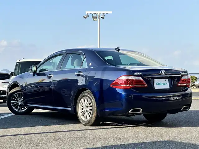 トヨタ クラウン ロイヤル ロイヤルサルーン 島根県 2012(平24)年 9.6万km ダークブルーマイカ 登録時走行距離95594km/取説/保証書/純正HDDナビ/CD/DVD/フルセグ/ビルトインETC/バックカメラ/プッシュスタート/クルーズコントロール/D/Nパワーシート/純正16インチアルミホイール/HIDオートライト/スマートキー/純正フロアマット/禁煙車