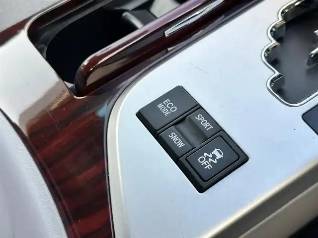 トヨタ クラウン ロイヤル ロイヤルサルーン 島根県 2012(平24)年 9.6万km ダークブルーマイカ 登録時走行距離95594km/取説/保証書/純正HDDナビ/CD/DVD/フルセグ/ビルトインETC/バックカメラ/プッシュスタート/クルーズコントロール/D/Nパワーシート/純正16インチアルミホイール/HIDオートライト/スマートキー/純正フロアマット/禁煙車