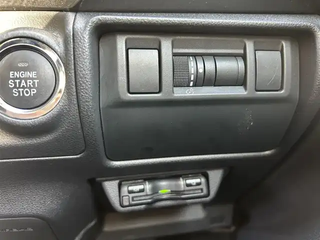 スバル クロストレック リミテッド 埼玉県 2023(令5)年 3.6万km マグネタイトグレーメタリック 登録時35627km/純正ナビ（フルセグTV/AM/FM/BT）/B/S/F/全方位カメラ/純正LEDヘッドライト/純正18インチAW/純正フロアマット/純正ドアバイザー/ビルトインETC2.0/プリクラッシュブレーキ/レーンキープアシスト/車線逸脱警報システム/クルーズコントロール追従有/オートビークルホールド/コーナーセンサー後/D席＋N席シートヒーター/D席＋N席パワーシート/D席メモリーシート/MT付きAT/パドルシフト/フォグライト/ステアリングヒーター/ステアリングスイッチ/ルーフレール/スペアキー1本/スマートキー/プッシュスタート/保証書/車両取扱説明書