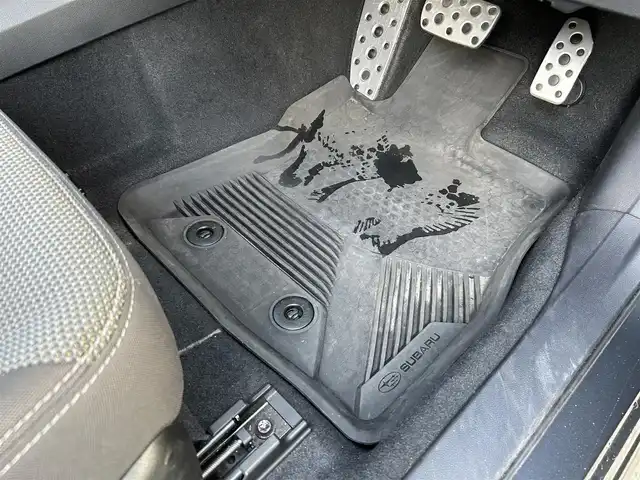 スバル クロストレック リミテッド 埼玉県 2023(令5)年 3.6万km マグネタイトグレーメタリック 登録時35627km/純正ナビ（フルセグTV/AM/FM/BT）/B/S/F/全方位カメラ/純正LEDヘッドライト/純正18インチAW/純正フロアマット/純正ドアバイザー/ビルトインETC2.0/プリクラッシュブレーキ/レーンキープアシスト/車線逸脱警報システム/クルーズコントロール追従有/オートビークルホールド/コーナーセンサー後/D席＋N席シートヒーター/D席＋N席パワーシート/D席メモリーシート/MT付きAT/パドルシフト/フォグライト/ステアリングヒーター/ステアリングスイッチ/ルーフレール/スペアキー1本/スマートキー/プッシュスタート/保証書/車両取扱説明書