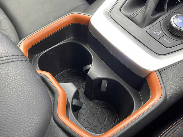 トヨタ ＲＡＶ４ アドベンチャー 栃木県 2021(令3)年 3.2万km アーバンカーキ 純正ディスプレイオーディオ/・AM/FM/フルセグ/BT/Miracast/全周囲カメラ/トヨタセーフティセンス/・衝突軽減ブレーキ/・レーダークルーズコントロール/・レーンキープアシスト/・ブラインドスポットモニター/・クリアランスソナー/・パーキングサポートブレーキ/・オートハイビーム/ダウンヒルアシストコントロール/電動パーキング/D席パワーシート/LEDヘッドランプ/オートライト/純正19インチAW/ETC2.0/前後ドライブレコーダー/USB入力端子/保証書/取扱説明書