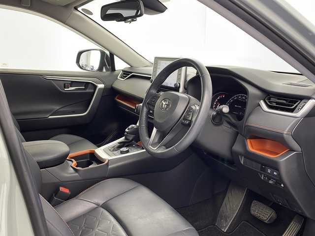 トヨタ ＲＡＶ４ アドベンチャー 栃木県 2021(令3)年 3.2万km アーバンカーキ 純正ディスプレイオーディオ/・AM/FM/フルセグ/BT/Miracast/全周囲カメラ/トヨタセーフティセンス/・衝突軽減ブレーキ/・レーダークルーズコントロール/・レーンキープアシスト/・ブラインドスポットモニター/・クリアランスソナー/・パーキングサポートブレーキ/・オートハイビーム/ダウンヒルアシストコントロール/電動パーキング/D席パワーシート/LEDヘッドランプ/オートライト/純正19インチAW/ETC2.0/前後ドライブレコーダー/USB入力端子/保証書/取扱説明書