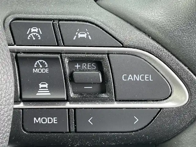 トヨタ ヴォクシー ハイブリッド S－Z 香川県 2023(令5)年 4.1万km ホワイトパールクリスタルシャイン 純正10.5インチディスプレイオーディオ/→ナビゲーションシステム/→CD/DVD再生/→HDMI接続/パノラミックビューモニター/レーダークルーズコントロール/ブラインドスポットモニター/ヘッドアップディスプレイ/デジタルインナーミラー/ビルトインETC/シートヒーター/ハーフレザーシート/両側パワースライドドア/キャプテンシート/トヨタセーフティセンス/クリアランスソナー/LEDオートライト/オートハイビーム/プッシュスタート/スマートキー