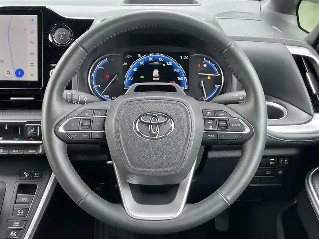 トヨタ ヴォクシー ハイブリッド S－Z 香川県 2023(令5)年 4.1万km ホワイトパールクリスタルシャイン 純正10.5インチディスプレイオーディオ/→ナビゲーションシステム/→CD/DVD再生/→HDMI接続/パノラミックビューモニター/レーダークルーズコントロール/ブラインドスポットモニター/ヘッドアップディスプレイ/デジタルインナーミラー/ビルトインETC/シートヒーター/ハーフレザーシート/両側パワースライドドア/キャプテンシート/トヨタセーフティセンス/クリアランスソナー/LEDオートライト/オートハイビーム/プッシュスタート/スマートキー