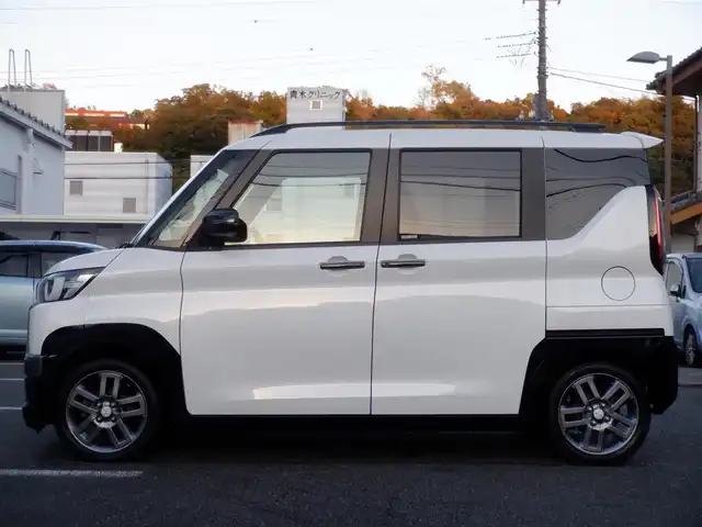 三菱 デリカミニ T プレミアム 静岡県 2024(令6)年 2.6万km アメジストブラック/シルキーホワイト  ワンオーナー(保証書あり)/ 純正ナビ(MM223D-LM)/ 全方位モニター/ e-Assist/ 両側パワースライドドア/ パドルシフト/ ビルトインETC2.0/ 純正ドライブレコーダー/ スマートキー/ プッシュスタート/ ハーフレザーシート/ 前席シートヒーター/ 純正15インチアルミ/ 純正LEDヘッドライト/ フォグランプ/ 純正フロアマット