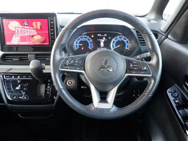 三菱 デリカミニ T プレミアム 静岡県 2024(令6)年 2.6万km アメジストブラック/シルキーホワイト  ワンオーナー(保証書あり)/ 純正ナビ(MM223D-LM)/ 全方位モニター/ e-Assist/ 両側パワースライドドア/ パドルシフト/ ビルトインETC2.0/ 純正ドライブレコーダー/ スマートキー/ プッシュスタート/ ハーフレザーシート/ 前席シートヒーター/ 純正15インチアルミ/ 純正LEDヘッドライト/ フォグランプ/ 純正フロアマット