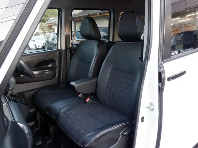 三菱 デリカミニ T プレミアム 静岡県 2024(令6)年 2.6万km アメジストブラック/シルキーホワイト  ワンオーナー(保証書あり)/ 純正ナビ(MM223D-LM)/ 全方位モニター/ e-Assist/ 両側パワースライドドア/ パドルシフト/ ビルトインETC2.0/ 純正ドライブレコーダー/ スマートキー/ プッシュスタート/ ハーフレザーシート/ 前席シートヒーター/ 純正15インチアルミ/ 純正LEDヘッドライト/ フォグランプ/ 純正フロアマット