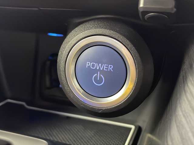 トヨタ ハリアー ハイブリッド Z レザーパッケージ 愛知県 2021(令3)年 1.4万km プレシャスブラックパール /禁煙車・ワンオーナー//T-Connect SDナビ//JBLプレミアムサウンド//パノラミックビューモニター//デジタルインナーミラー(前後方録画機能付)//カラーヘッドアップディスプレイ//ハンズフリーパワーバックドア//純正19インチアルミホイール//フルセグTV・Bluetooth・AppleCarPlay・AndroidAuto//ETC2.0//前後ドライブレコーダー(ZDR 037)//本革シート//前席パワーシート//純正フロアマット//Toyota Safety Sense//プリクラッシュセーフティ//レーントレーシングアシスト//レーダークルーズコントロール//アダプティブハイビームシステム//LEDヘッドライト//オートライト//フロント・リヤフォグランプ//ロードサインアシスト//先行車発進告知//パーキングサポートブレーキ//ブラインドスポットモニター//リヤクロストラフィックアラート//車両接近通報//横滑り防止//ヒルスタートアシスト//運転席電動ランバーサポート//ポジションメモリー//前席快適温熱シート+シートベンチレーション//本革巻きステアリング//ステアリングヒーター//ナノイーX//イモビライザー//スペアキー1本//保証書・取扱説明書
