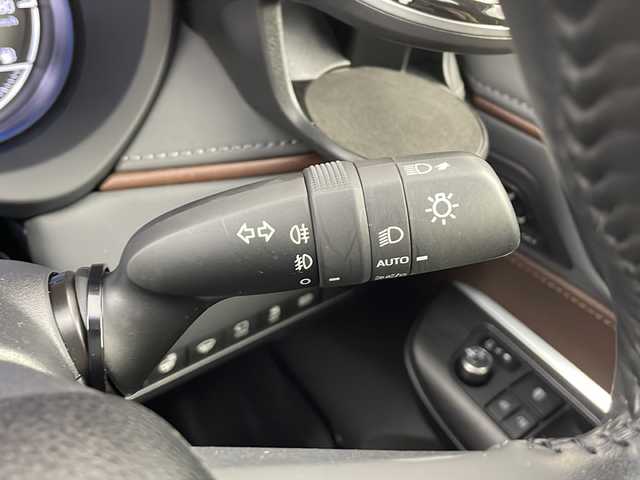 トヨタ ハリアー ハイブリッド Z レザーパッケージ 愛知県 2021(令3)年 1.4万km プレシャスブラックパール /禁煙車・ワンオーナー//T-Connect SDナビ//JBLプレミアムサウンド//パノラミックビューモニター//デジタルインナーミラー(前後方録画機能付)//カラーヘッドアップディスプレイ//ハンズフリーパワーバックドア//純正19インチアルミホイール//フルセグTV・Bluetooth・AppleCarPlay・AndroidAuto//ETC2.0//前後ドライブレコーダー(ZDR 037)//本革シート//前席パワーシート//純正フロアマット//Toyota Safety Sense//プリクラッシュセーフティ//レーントレーシングアシスト//レーダークルーズコントロール//アダプティブハイビームシステム//LEDヘッドライト//オートライト//フロント・リヤフォグランプ//ロードサインアシスト//先行車発進告知//パーキングサポートブレーキ//ブラインドスポットモニター//リヤクロストラフィックアラート//車両接近通報//横滑り防止//ヒルスタートアシスト//運転席電動ランバーサポート//ポジションメモリー//前席快適温熱シート+シートベンチレーション//本革巻きステアリング//ステアリングヒーター//ナノイーX//イモビライザー//スペアキー1本//保証書・取扱説明書