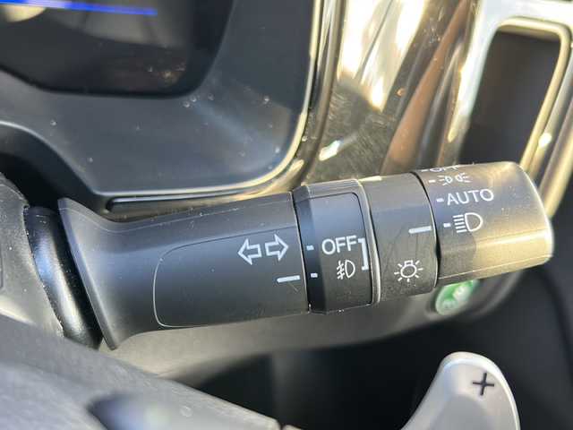 ホンダ シャトル ハイブリッド Z 茨城県 2017(平29)年 1.5万km ミッドナイトブルービームM ワンオーナー/純正ディーラーナビ/　　【ワンセグ、BT、CD、DVD】/バックカメラ/あんしんパッケージ/コンフォートビューパッケージ/前後コーナーセンサー/ハーフレザーシート/純正16インチAW/LEDオートライト/純正フロアマット/プッシュスタート/スマートキー/ETC/本革巻ステアリング/LED室内灯/プラズマクラスター付きAC/スーパーUVカットフロントガラス/IRカットフロントウィンドウ、ドアガラス/ステンレス製スポーツペダル/パドルシフト/前後シートヒーター