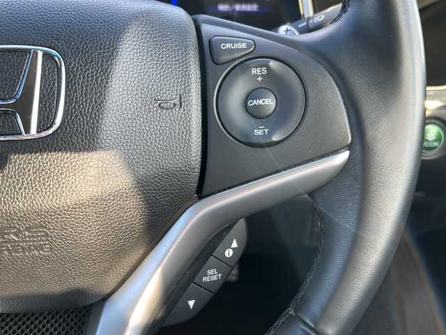 ホンダ シャトル ハイブリッド Z 茨城県 2017(平29)年 1.5万km ミッドナイトブルービームM ワンオーナー/純正ディーラーナビ/　　【ワンセグ、BT、CD、DVD】/バックカメラ/あんしんパッケージ/コンフォートビューパッケージ/前後コーナーセンサー/ハーフレザーシート/純正16インチAW/LEDオートライト/純正フロアマット/プッシュスタート/スマートキー/ETC/本革巻ステアリング/LED室内灯/プラズマクラスター付きAC/スーパーUVカットフロントガラス/IRカットフロントウィンドウ、ドアガラス/ステンレス製スポーツペダル/パドルシフト/前後シートヒーター