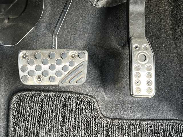 ホンダ シャトル ハイブリッド Z 茨城県 2017(平29)年 1.5万km ミッドナイトブルービームM ワンオーナー/純正ディーラーナビ/　　【ワンセグ、BT、CD、DVD】/バックカメラ/あんしんパッケージ/コンフォートビューパッケージ/前後コーナーセンサー/ハーフレザーシート/純正16インチAW/LEDオートライト/純正フロアマット/プッシュスタート/スマートキー/ETC/本革巻ステアリング/LED室内灯/プラズマクラスター付きAC/スーパーUVカットフロントガラス/IRカットフロントウィンドウ、ドアガラス/ステンレス製スポーツペダル/パドルシフト/前後シートヒーター