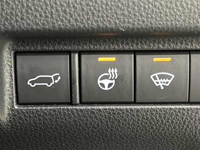 トヨタ ハリアー ハイブリッド Z レザーパッケージ 宮城県 2021(令3)年 4.4万km ホワイトパールクリスタルシャイン 禁煙車/トヨタセーフティセンス/・レーダークルーズコントロール/・レーントレーシングアシスト/・プリクラッシュセーフティ/・オートマチックハイビーム/ブラインドスポットモニター/パノラミックビューモニター/純正12.3インチナビ/・BT/USB/AUX/Miracast/本革レザーシート/JBLサウンド/デジタルインナーミラー/革巻きステアリング/ステアリングスイッチ/前席パワーシート/前席シートヒーター/前席エアーシート/ステアリングヒーター/電動リアゲート/純正LEDヘッドライト/純正LEDフォグランプ/ドライブレコーダー（F/R）/プッシュスタート/スマートキー/純正ビルトインETC2.0/純正19インチアルミホイール/純正フロアマット/純正ドアバイザー