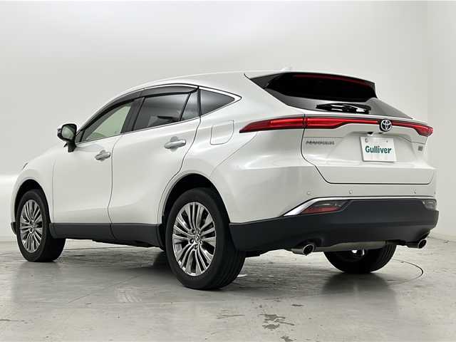 トヨタ ハリアー ハイブリッド Z レザーパッケージ 宮城県 2021(令3)年 4.4万km ホワイトパールクリスタルシャイン 禁煙車/トヨタセーフティセンス/・レーダークルーズコントロール/・レーントレーシングアシスト/・プリクラッシュセーフティ/・オートマチックハイビーム/ブラインドスポットモニター/パノラミックビューモニター/純正12.3インチナビ/・BT/USB/AUX/Miracast/本革レザーシート/JBLサウンド/デジタルインナーミラー/革巻きステアリング/ステアリングスイッチ/前席パワーシート/前席シートヒーター/前席エアーシート/ステアリングヒーター/電動リアゲート/純正LEDヘッドライト/純正LEDフォグランプ/ドライブレコーダー（F/R）/プッシュスタート/スマートキー/純正ビルトインETC2.0/純正19インチアルミホイール/純正フロアマット/純正ドアバイザー