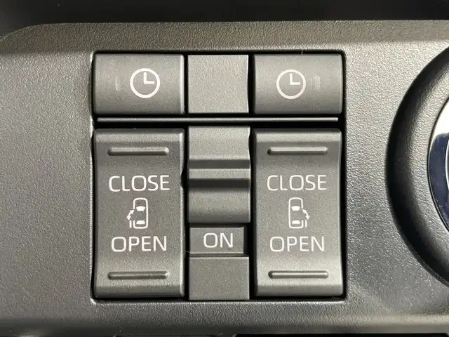 トヨタ ルーミー カスタムG－T 神奈川県 2025(令7)年 0.1千km ブラックマイカメタリック/パールホワイト2トーン 純正9インチディスプレイオーディオ/AM/FM/フルセグ/Bluetooth/・Apple Carplay/AndroidAut対応/スマートアシスト/・衝突被害軽減ブレーキ/・衝突警報機能/・車線逸脱警報機能/・路外逸脱警報機能/・ふらつき警報/・ブレーキ制御付き誤発進抑制機能/・先行者発進お知らせ機能/・アダプティブドライビングビーム/・サイドビューランプ/・コーナーセンサー/・標識認識機能/・アダプティブクルーズコントロール/パノラミックビューパッケージ/・パノラミックビューモニター/・ステアリングスイッチ(ビューモニター操作)/フルフラットシート/LEDヘッドライト/両側パワースライドドア/D+N席シートヒーター/スペアキー/アイドリングストップ/取扱説明書