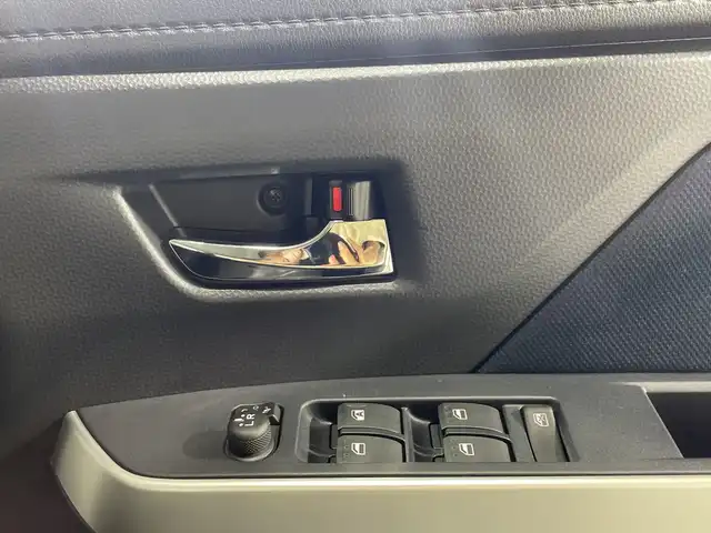 トヨタ ルーミー カスタムG－T 神奈川県 2025(令7)年 0.1千km ブラックマイカメタリック/パールホワイト2トーン 純正9インチディスプレイオーディオ/AM/FM/フルセグ/Bluetooth/・Apple Carplay/AndroidAut対応/スマートアシスト/・衝突被害軽減ブレーキ/・衝突警報機能/・車線逸脱警報機能/・路外逸脱警報機能/・ふらつき警報/・ブレーキ制御付き誤発進抑制機能/・先行者発進お知らせ機能/・アダプティブドライビングビーム/・サイドビューランプ/・コーナーセンサー/・標識認識機能/・アダプティブクルーズコントロール/パノラミックビューパッケージ/・パノラミックビューモニター/・ステアリングスイッチ(ビューモニター操作)/フルフラットシート/LEDヘッドライト/両側パワースライドドア/D+N席シートヒーター/スペアキー/アイドリングストップ/取扱説明書