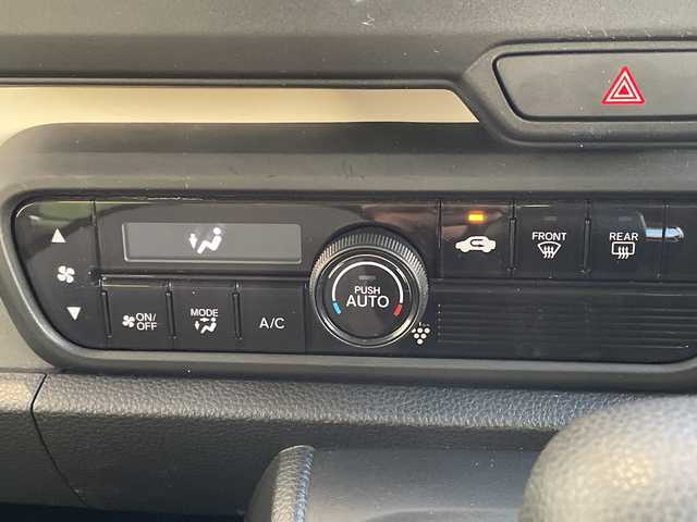 ホンダ Ｎ ＯＮＥ オリジナル 愛知県 2023(令5)年 1.4万km プラチナホワイトパール ホンダセンシング/純正ナビ/レーダークルーズコントロール/バックカメラ/コーナーセンサー/ＥＴＣ/LEDヘッドライト/レーンキープアシスト/オートマチックハイビーム/衝突軽減システム/フルセグ/CD/Bluetooth/ステアリングスイッチ/スマートキー/プッシュスタート