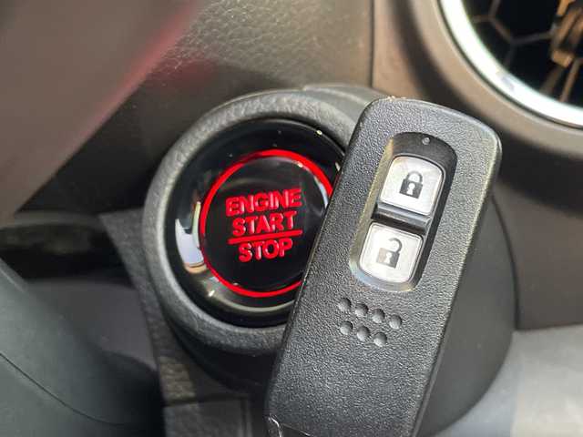 ホンダ Ｎ ＯＮＥ オリジナル 愛知県 2023(令5)年 1.4万km プラチナホワイトパール ホンダセンシング/純正ナビ/レーダークルーズコントロール/バックカメラ/コーナーセンサー/ＥＴＣ/LEDヘッドライト/レーンキープアシスト/オートマチックハイビーム/衝突軽減システム/フルセグ/CD/Bluetooth/ステアリングスイッチ/スマートキー/プッシュスタート